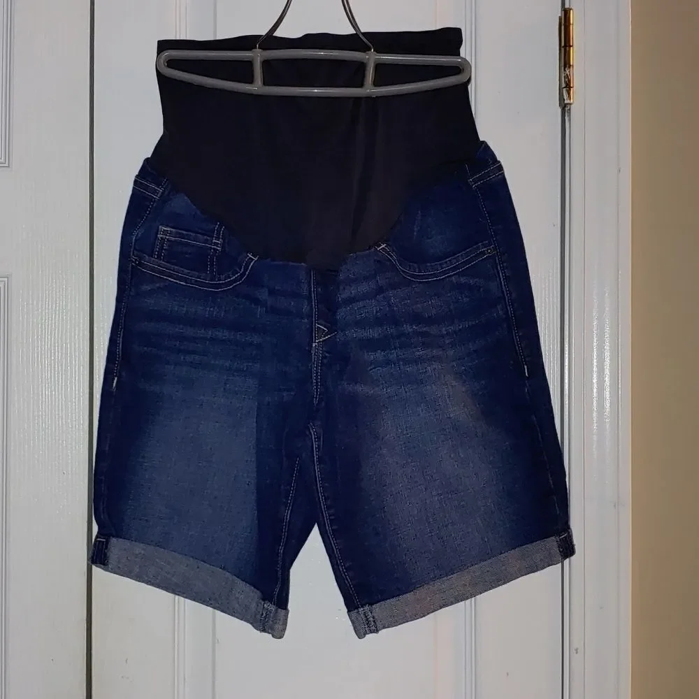 Old Navy Maternity  full panel denim shorts Sz 10 NWOT